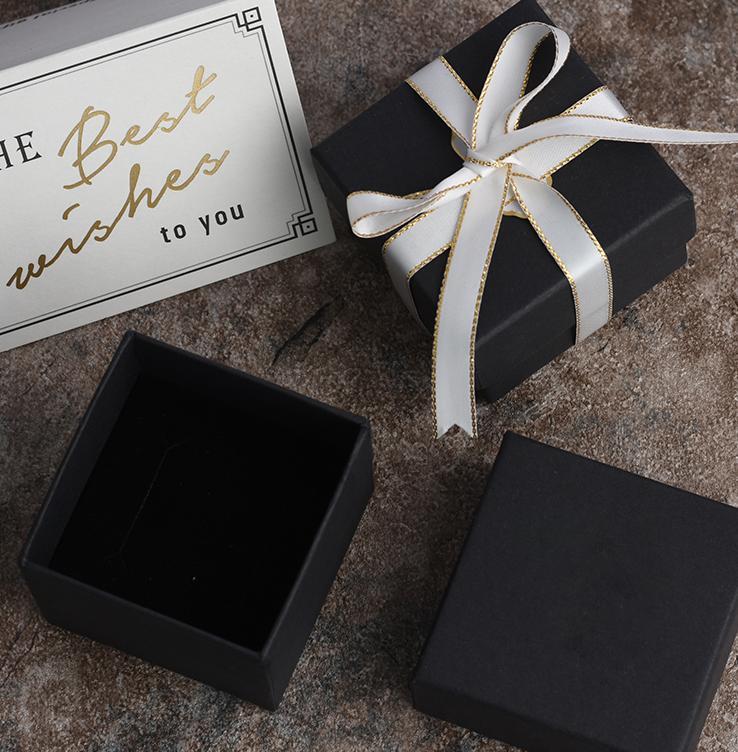 Coffret Noir Avec Ruban Blanc (Pour accessoires)