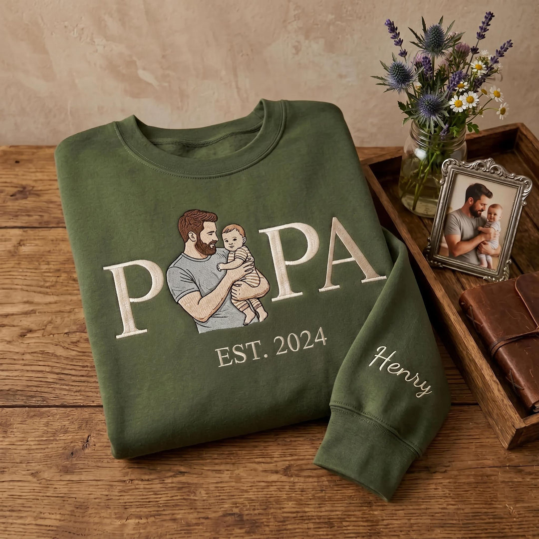 Sweat-shirt brodé personnalisé « Papa » avec prénoms sur la manche – Cadeau personnalisé pour Papa