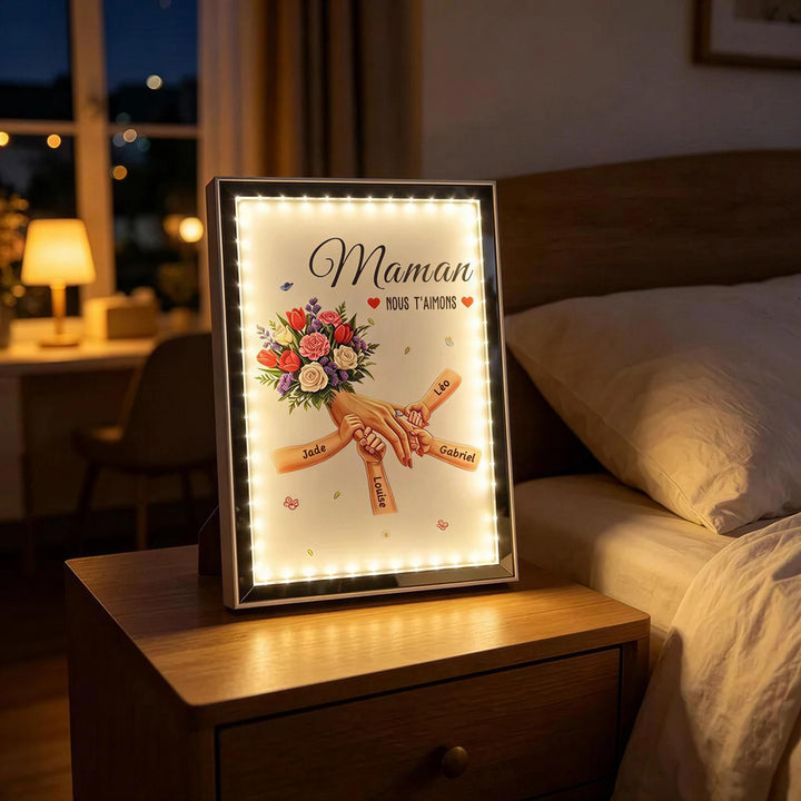 Boîte lumineuse miroir fleurie personnalisée maman et enfants se tenant la main