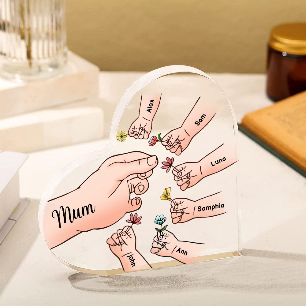 Cadeau Souvenir pour Maman – Cœur en Acrylique Personnalisé avec 8 Prénoms et Motif Floral
