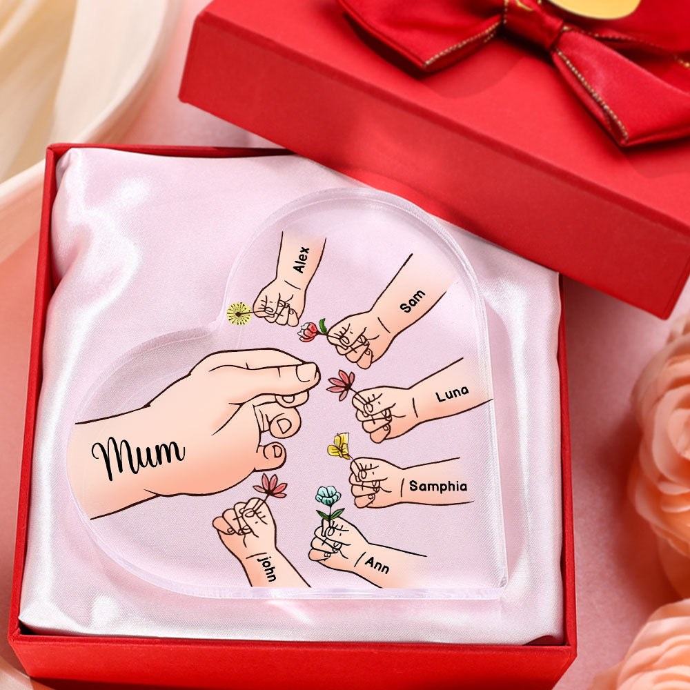 Cadeau Souvenir pour Maman – Cœur en Acrylique Personnalisé avec 8 Prénoms et Motif Floral