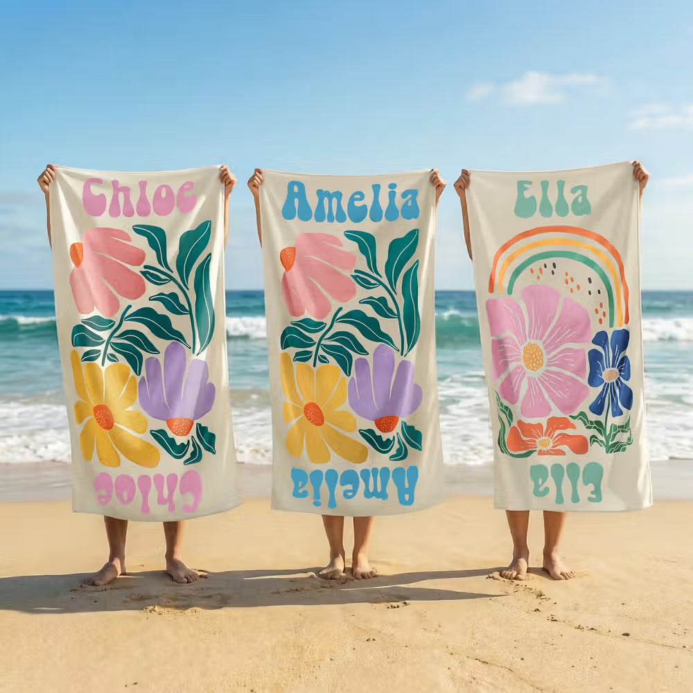Épanouissez-vous Sous le Soleil - Serviette de Plage Florale avec Nom Personnalisé - Cadeau Idéal pour les Femmes