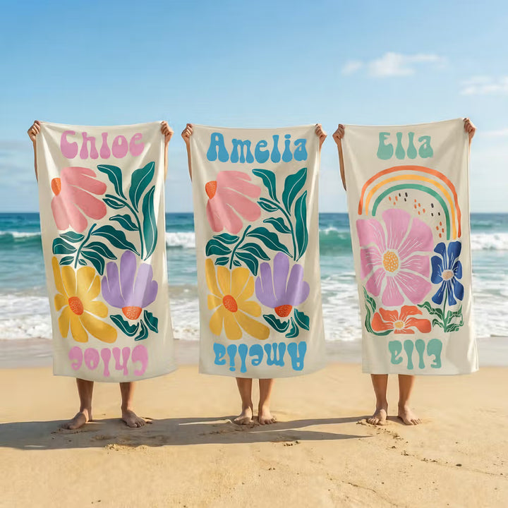 Épanouissez-vous Sous le Soleil - Serviette de Plage Florale avec Nom Personnalisé - Cadeau Idéal pour les Femmes