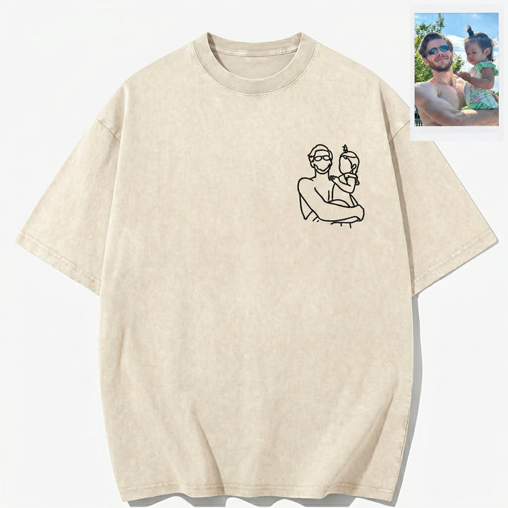 T-shirt à l'aspect délavé avec contour de portrait brodé — un cadeau pour maman ou papa