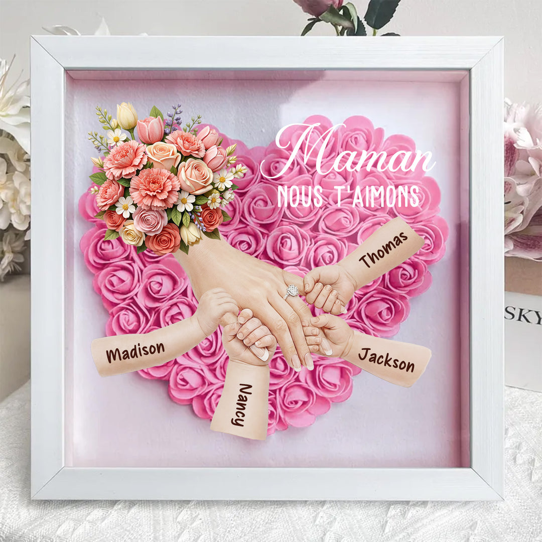 Boîte d’ombre cœur floral personnalisée Maman mains avec prénoms enfants