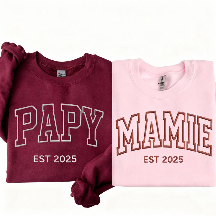 Sweat-shirt ou sweat à capuche brodé PAPA/MAMAN, nom de l'enfant sur la manche, cadeau pour les parents