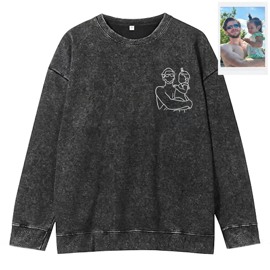 T-shirt à l'aspect délavé avec contour de portrait brodé — un cadeau pour maman ou papa