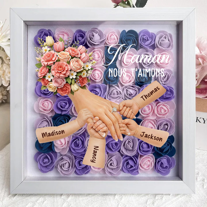 Boîte d’ombre cœur floral personnalisée Maman mains avec prénoms enfants