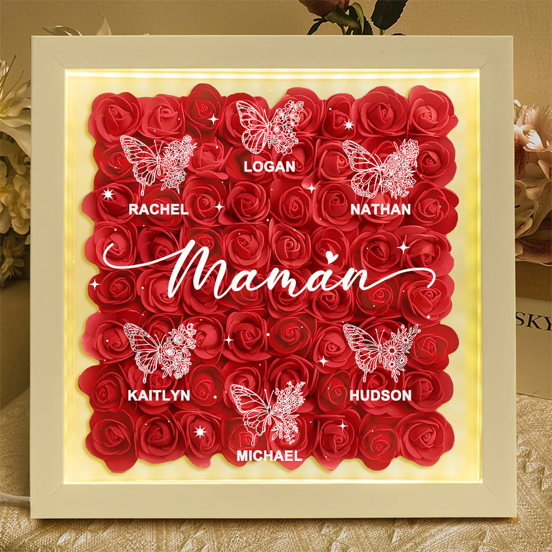 Cadre-vitrine floral motif papillon avec le prénom de l'enfant — Un cadeau pour Maman