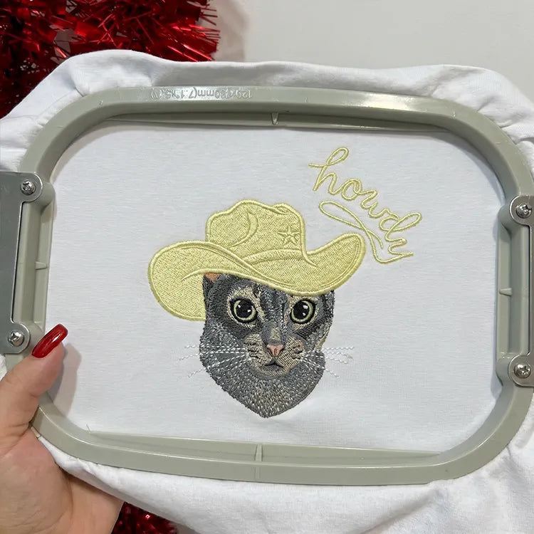 Sweat-shirt brodé avec portrait d'animal personnalisé, style cowboy western et options de chapeau en jean coloré