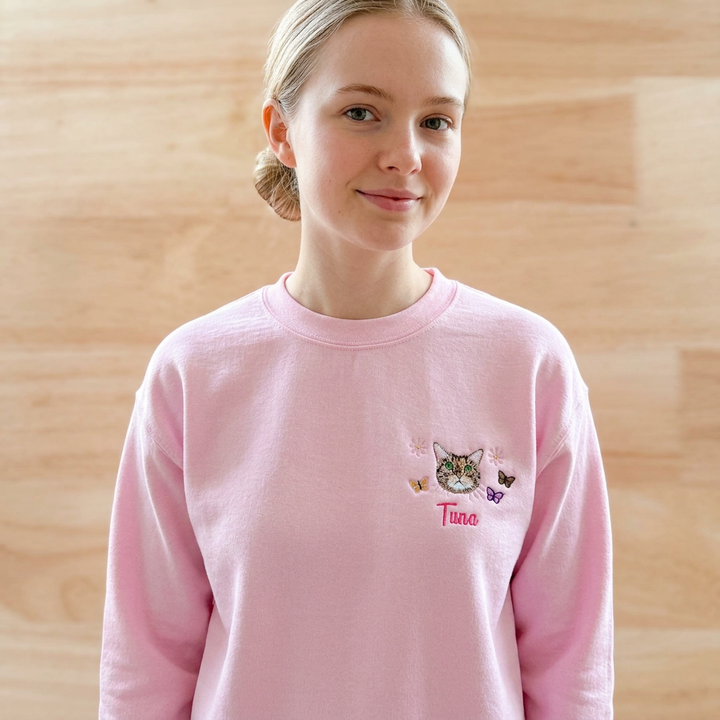Sweat-shirt brodé personnalisé avec portrait d’animal et papillon, cadeau pour amoureux des animaux