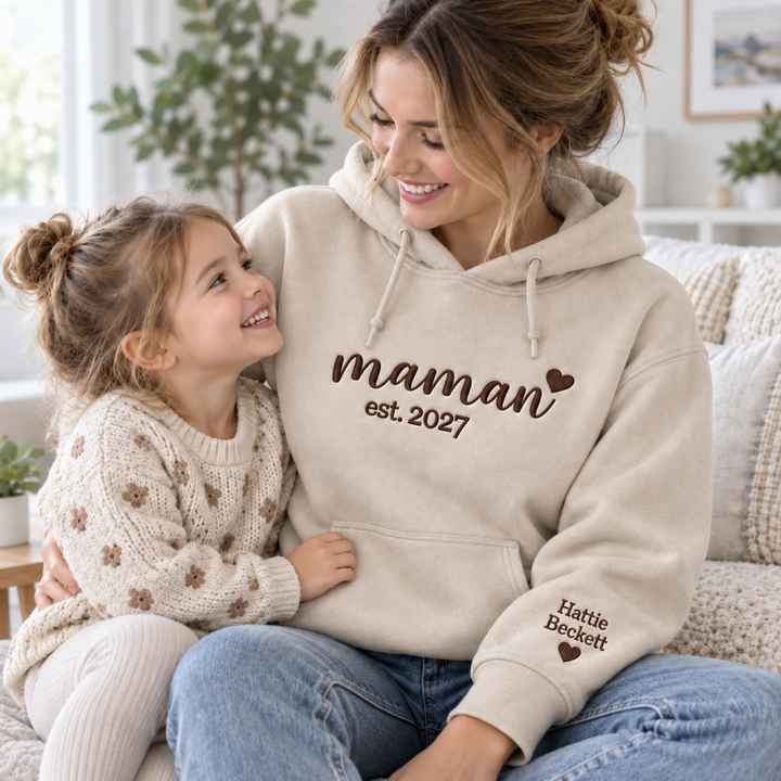 Sweat-shirt brodé personnalisé avec les prénoms des enfants sur la manche – Cadeau de Noël pour maman ou mamie