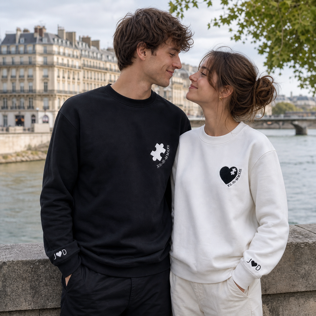 Sweat-shirt brodé personnalisé avec cœur et pièce de puzzle, initiale et cœur sur la manche, pour couple
