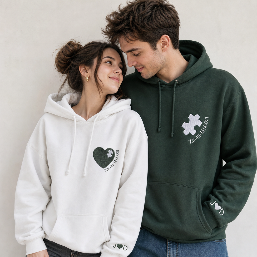 Sweat-shirt brodé personnalisé avec cœur et pièce de puzzle, initiale et cœur sur la manche, pour couple
