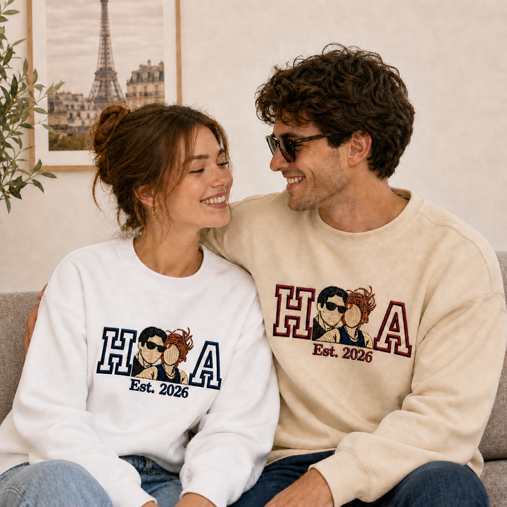 Sweatshirt Couple Brodé Personnalisé avec Photo et Initiales - Cadeau Anniversaire & Saint-Valentin