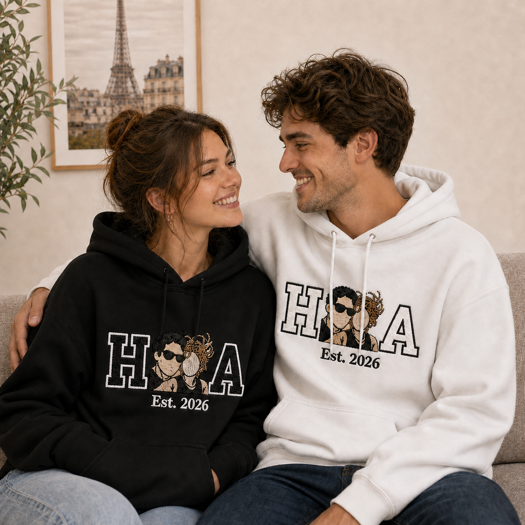 Sweatshirt Couple Brodé Personnalisé avec Photo et Initiales - Cadeau Anniversaire & Saint-Valentin