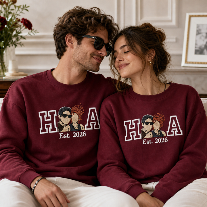 Sweatshirt Couple Brodé Personnalisé avec Photo et Initiales - Cadeau Anniversaire & Saint-Valentin