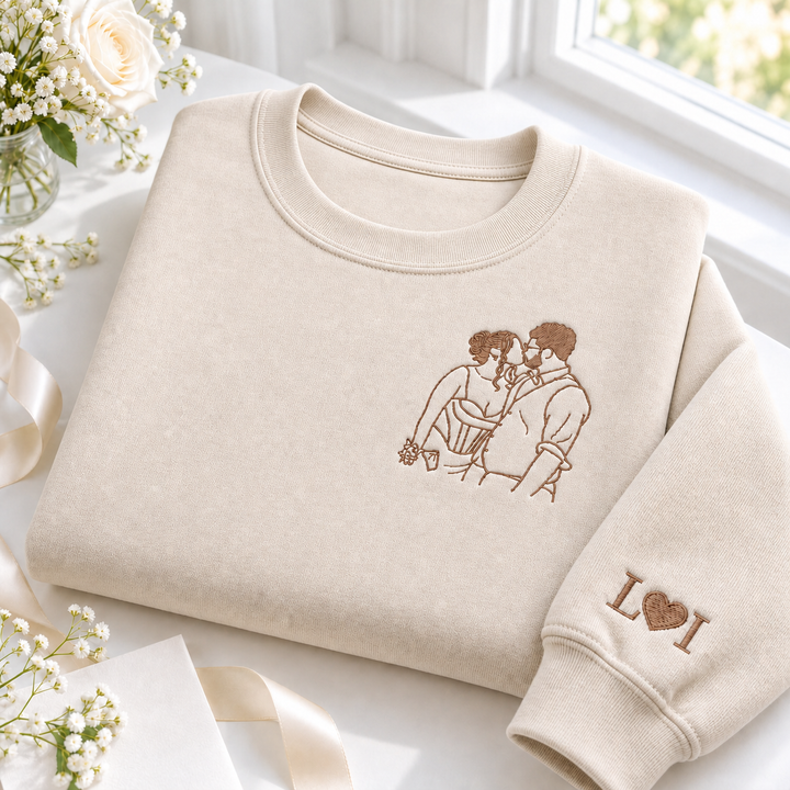 Sweat-shirt personnalisé avec contour brodé d'un portrait de couple – cadeau d'anniversaire ou de Noël