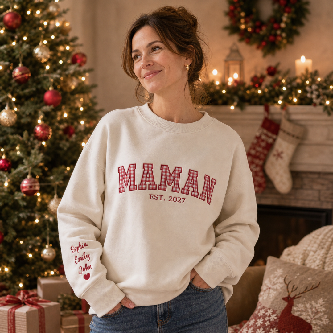 Sweat-shirt de Noël avec motif appliqué brodé et prénoms des enfants sur les manches