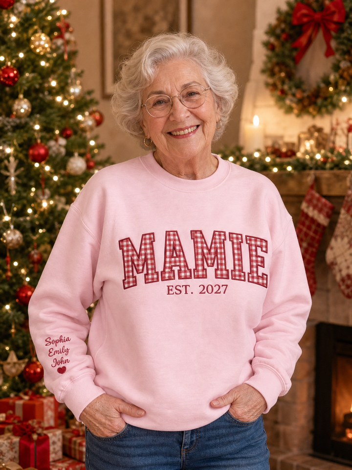 Sweat-shirt de Noël avec motif appliqué brodé et prénoms des enfants sur les manches