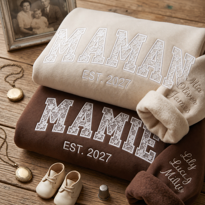 Sweat-shirt personnalisé avec détails en dentelle brodée et prénoms d'enfants brodés sur les manches