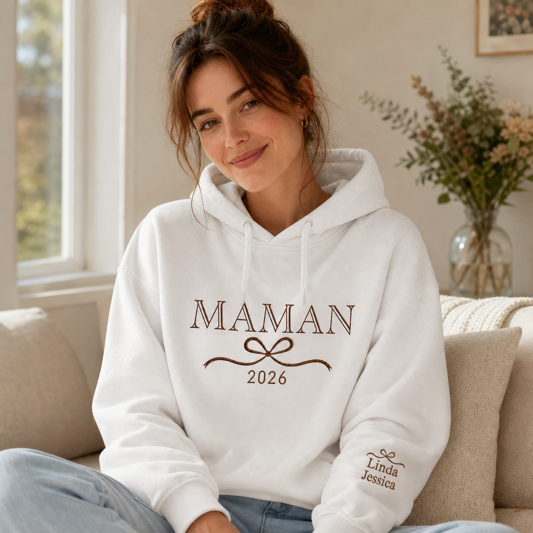 Sweat-shirt brodé personnalisé avec les prénoms des enfants sur la manche – Cadeau pour maman ou mamie
