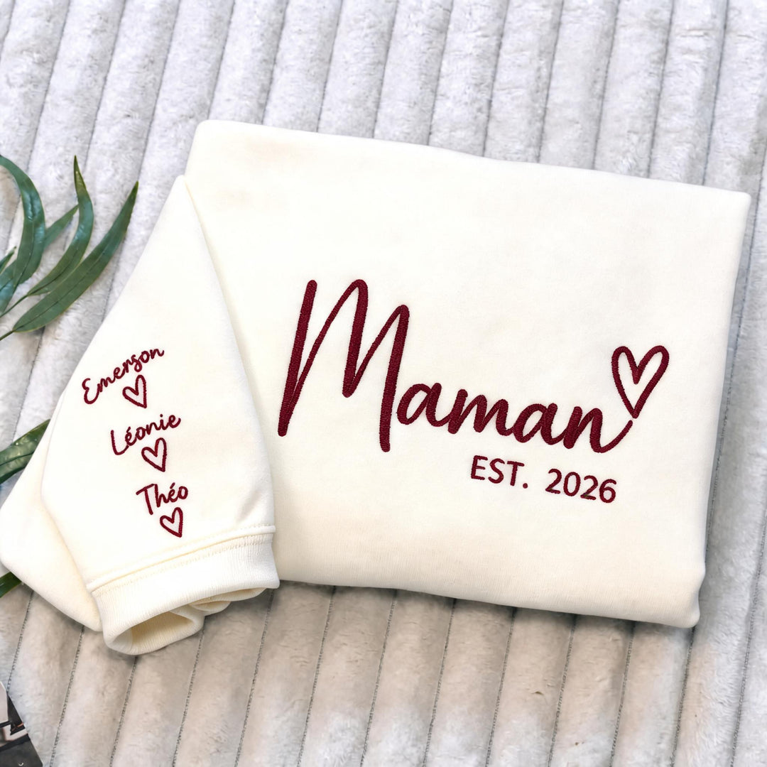 Sweat-shirt brodé personnalisé avec les prénoms des enfants sur la manche – Cadeau pour maman