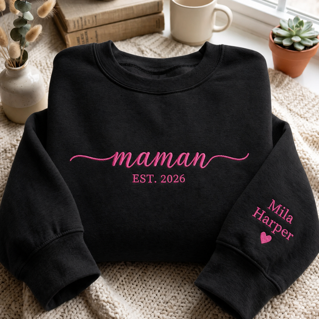 Sweat-shirt brodé personnalisé avec les prénoms des enfants sur la manche – Cadeau de Noël pour maman et mamie