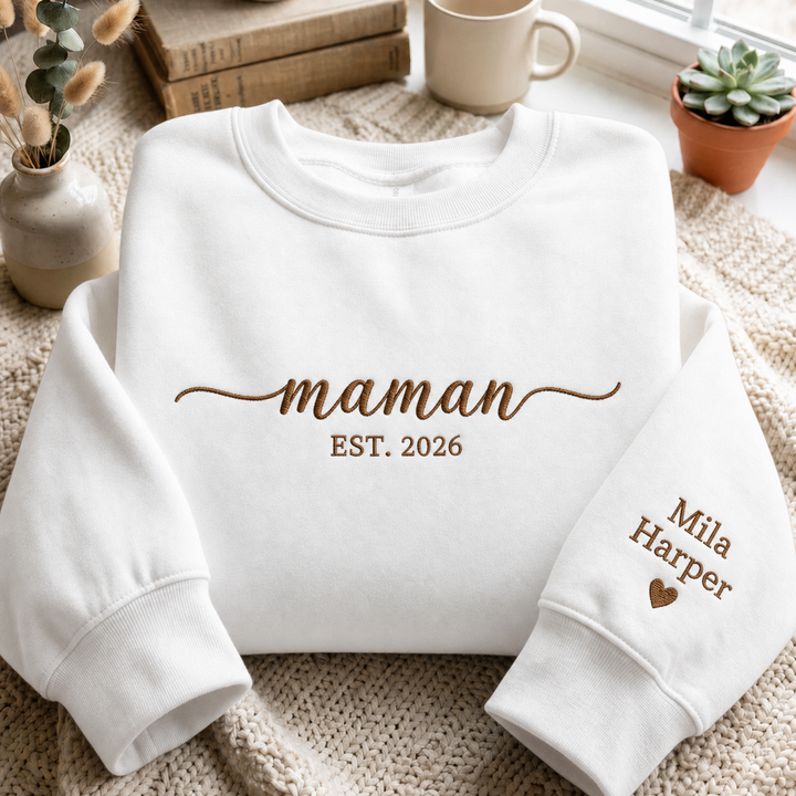Sweat-shirt brodé personnalisé avec les prénoms des enfants sur la manche – Cadeau de Noël pour maman et mamie