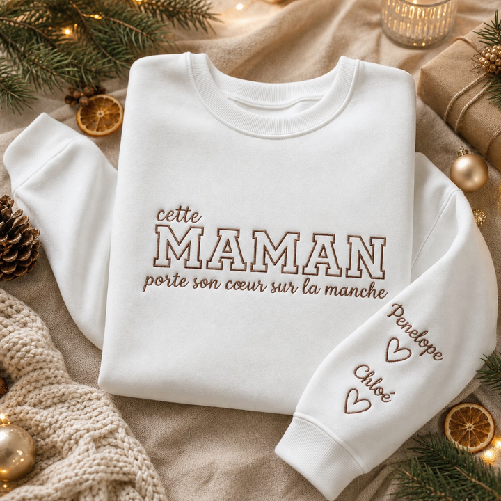 Cette Maman porte son cœur sur sa manche – Sweat brodé personnalisé pour maman et mamie