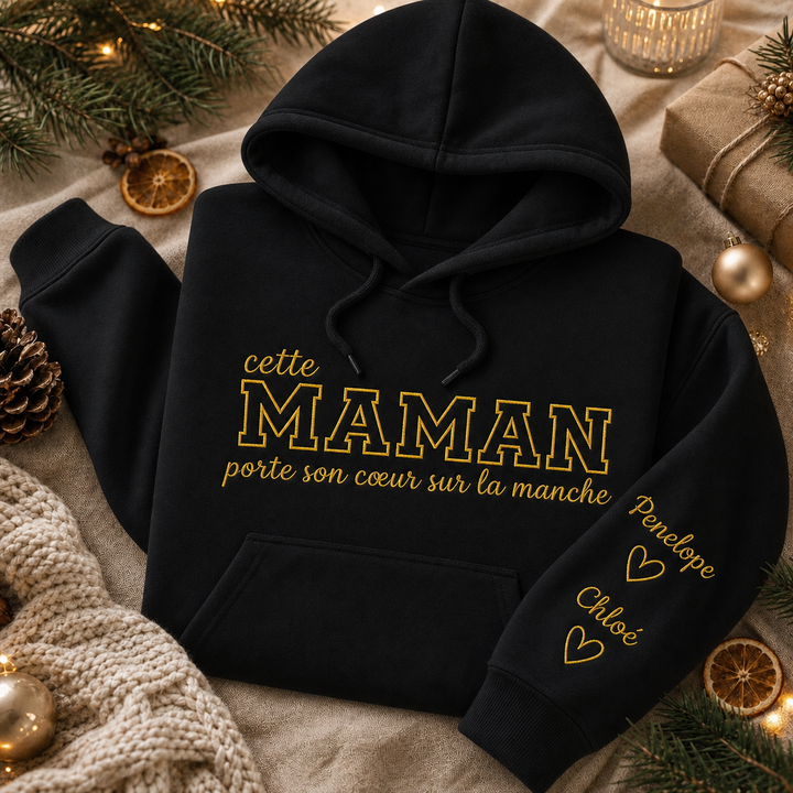 Cette Maman porte son cœur sur sa manche – Sweat brodé personnalisé pour maman et mamie