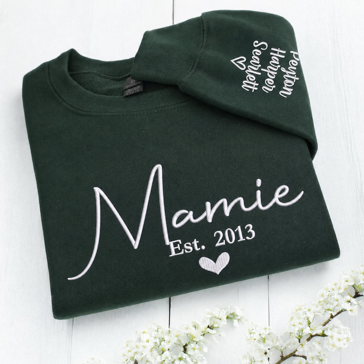 Sweat-shirt brodé personnalisé avec les prénoms des enfants sur la manche – Le cadeau idéal pour maman