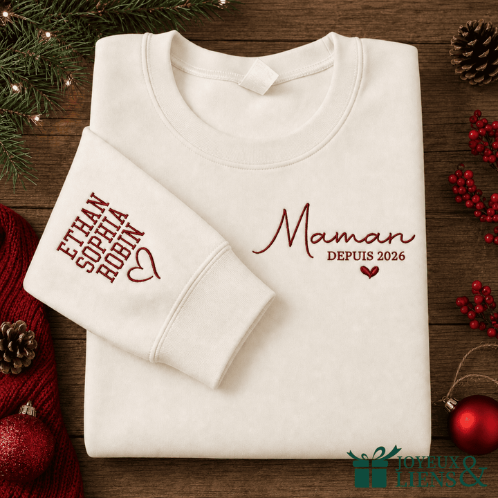 Sweat-shirt brodé personnalisé avec les prénoms des enfants sur la manche – Le cadeau de Noël de maman