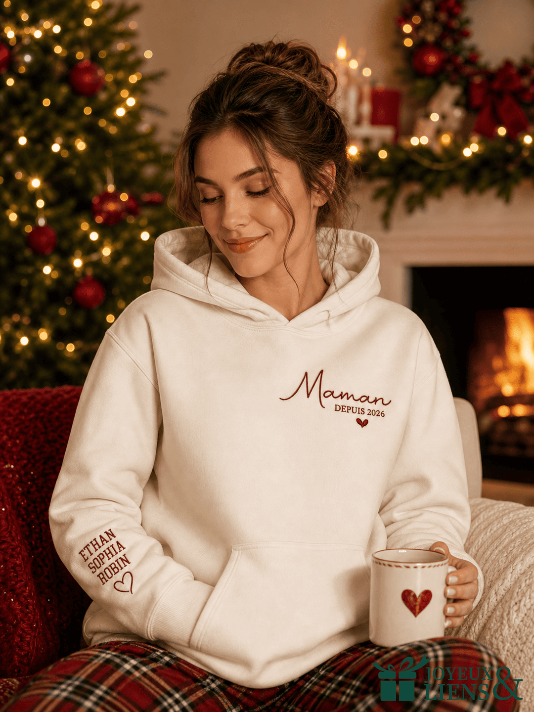 Sweat-shirt brodé personnalisé avec les prénoms des enfants sur la manche – Le cadeau de Noël de maman