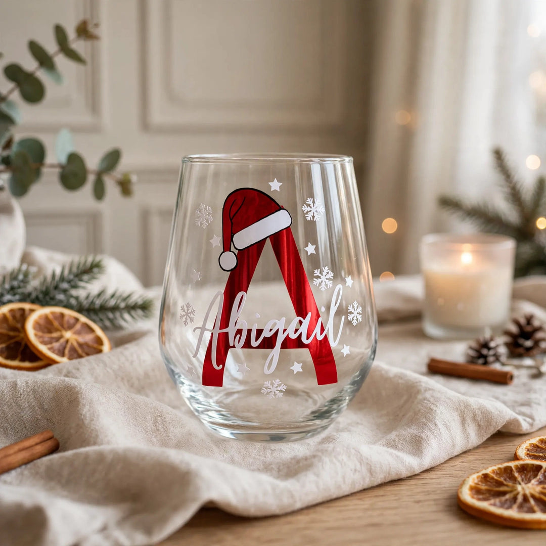 Verre à Vin Sans Pied Personnalisé Noël - Monogramme Lettre et Prénom avec Bonnet de Père Noël - Cadeau Fêtes de Fin d'Année