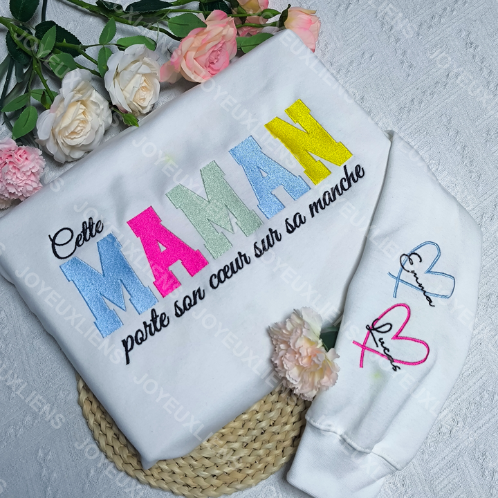 Cette Mamie porte son cœur sur sa manche – Sweat brodé personnalisé Fête des Mères