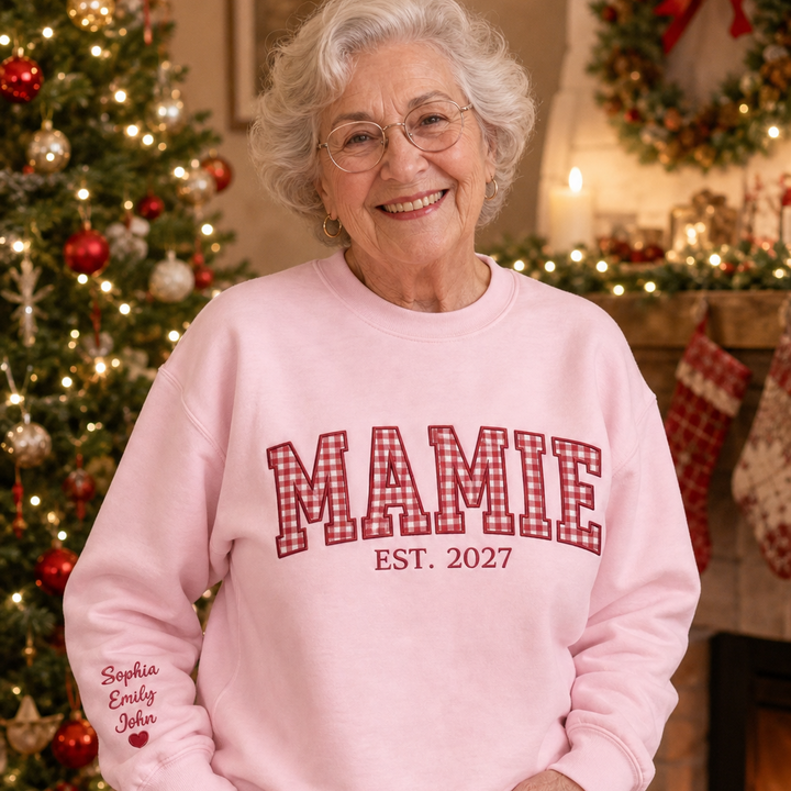 Sweat-shirt de Noël avec motif appliqué brodé et prénoms des enfants sur les manches