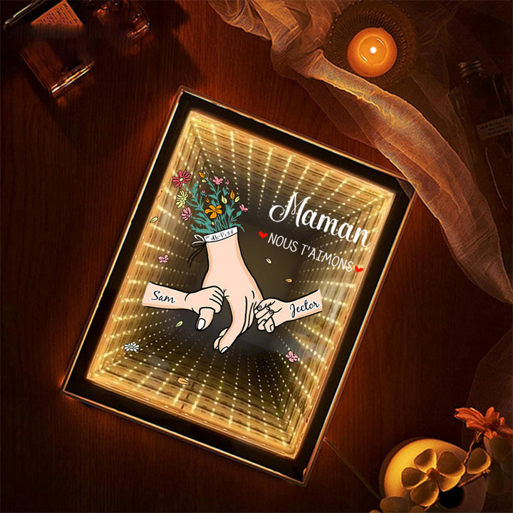 Lampe miroir personnalisée avec la main de la mère et le nom de l'enfant