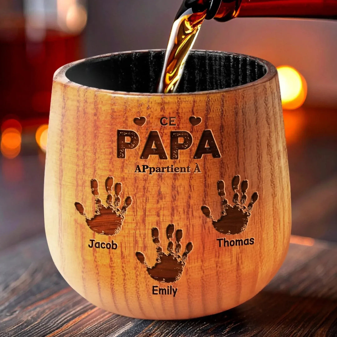 Là où vont ces mains, l'amour suit - Verre à whisky en bois personnalisé pour la famille - Fête des pères