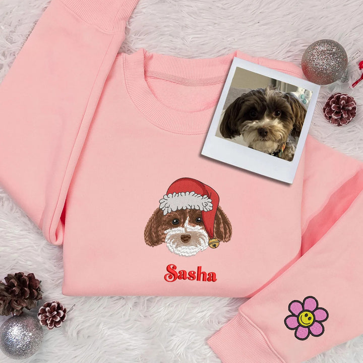 Sweat-shirt brodé personnalisé en couleur avec portrait d'animal de compagnie, avec chapeau de Noël