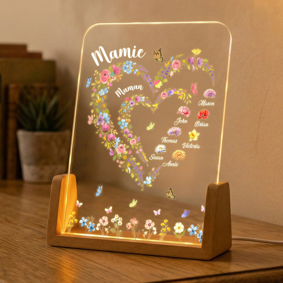Veilleuse personnalisée « D'abord maman, maintenant grand-mère » – Cœur fleuri avec prénoms des enfants et fleurs de naissance