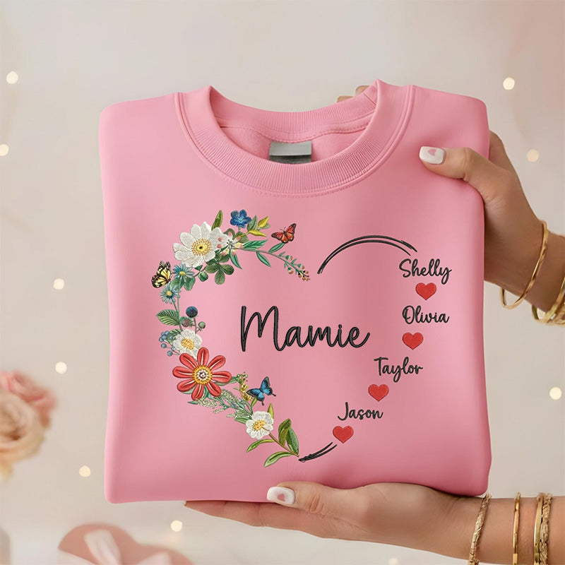 Sweat-shirt personnalisé avec broderie florale en forme de cœur et prénoms des enfants — Pour Grand-mère