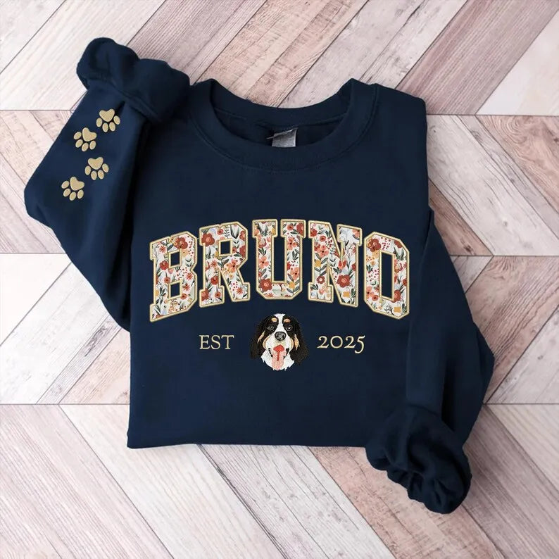 T-shirt ou sweat-shirt personnalisé avec portrait d'animal et broderie en appliqué floral