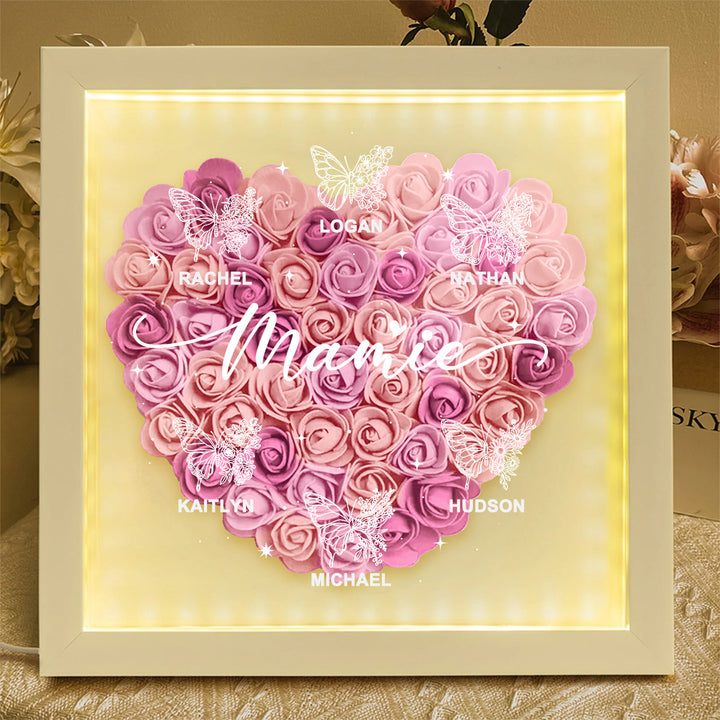 Cadre-vitrine floral motif papillon avec le prénom de l'enfant — Un cadeau pour Maman