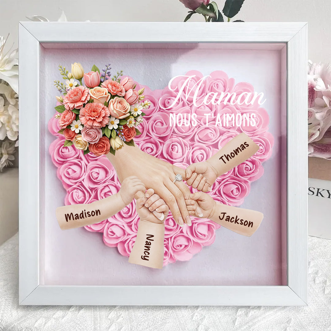 Boîte d’ombre cœur floral personnalisée Maman mains avec prénoms enfants