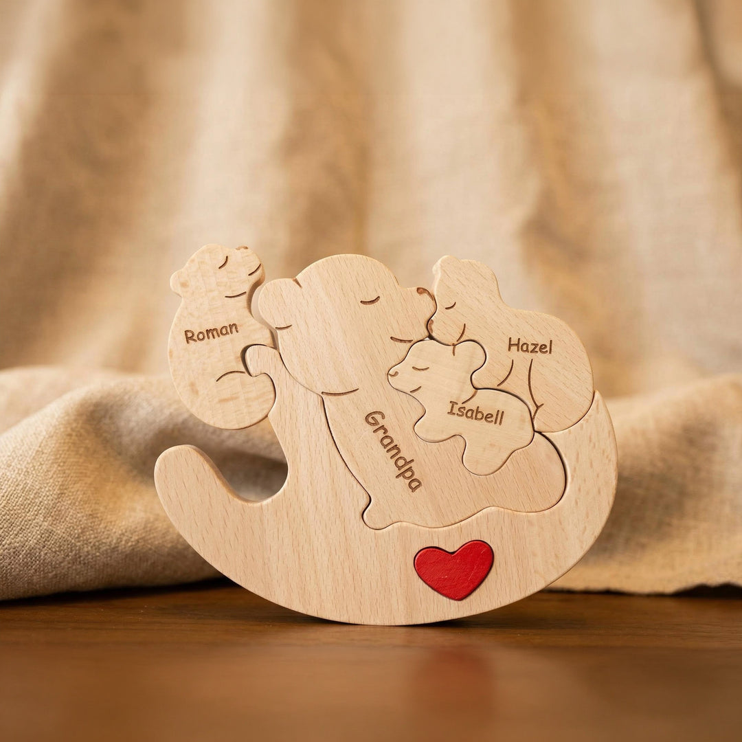 Puzzle familial en bois personnalisé – Ours Maman berçant ses petits avec prénoms gravés