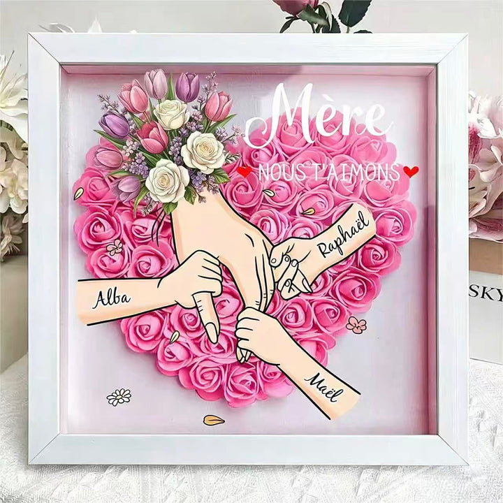 Cadre Ombre Personnalisé "Maman, je t’aime" – Bouquet Fait Main & Mains Entrelacées