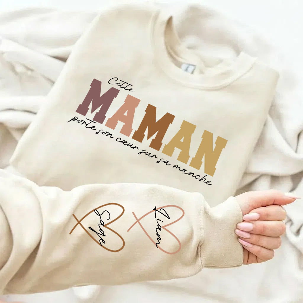 Sweat personnalisé pour Maman – Cette Maman porte son cœur sur sa manche