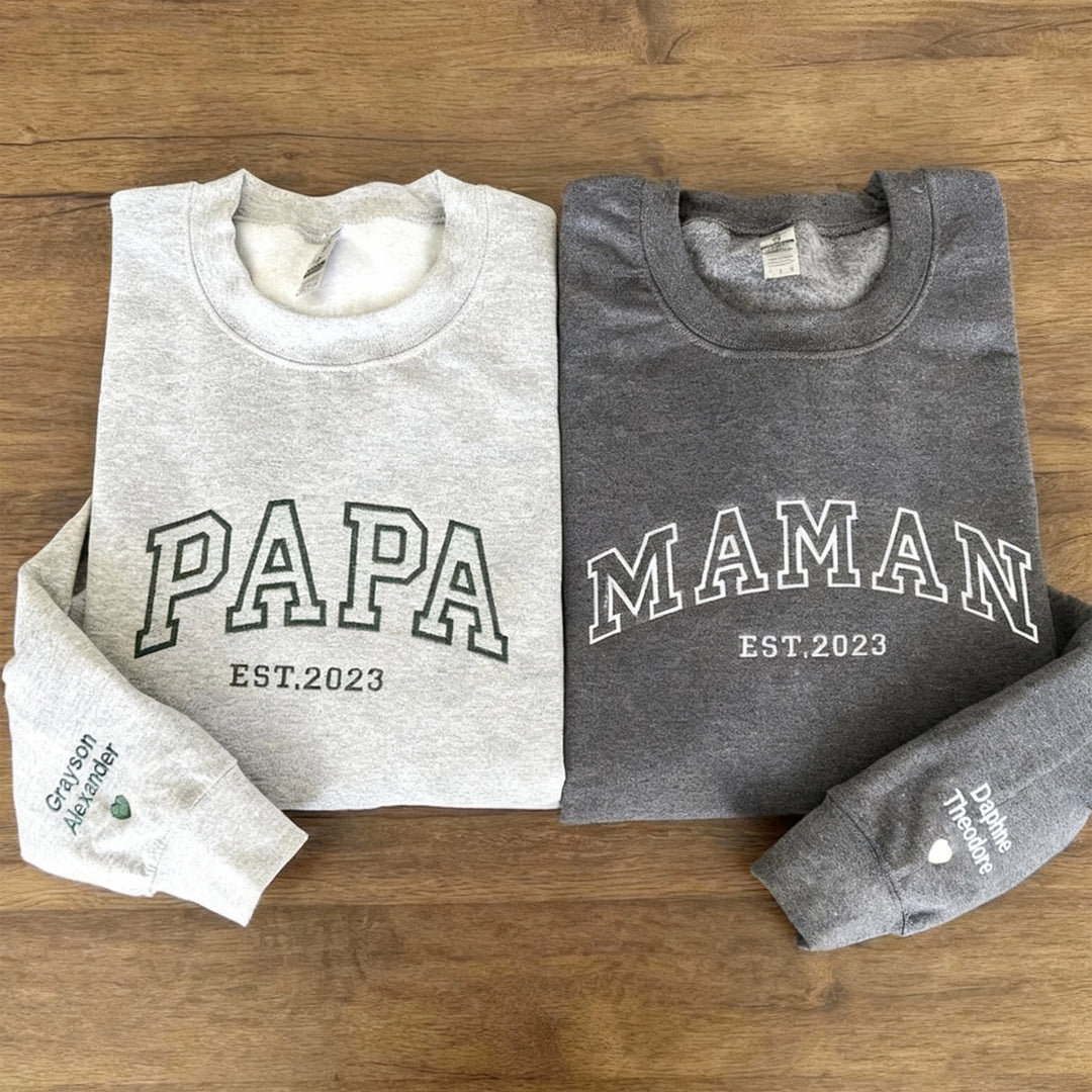 Sweat-shirt ou sweat à capuche brodé PAPA/MAMAN, nom de l'enfant sur la manche, cadeau pour les parents