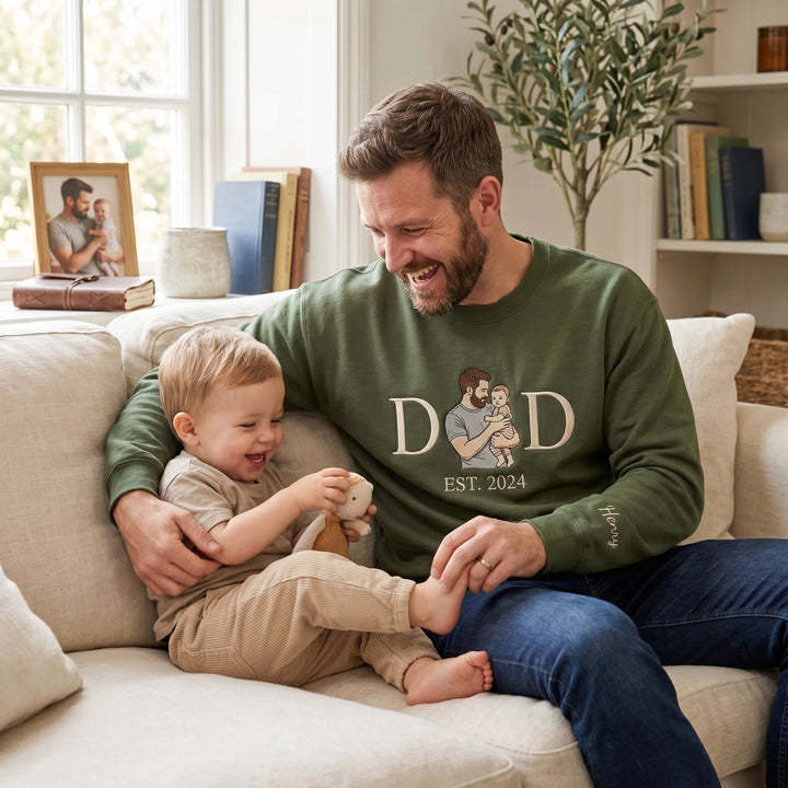 Sweat-shirt brodé personnalisé « Papa » avec prénoms sur la manche – Cadeau personnalisé pour Papa
